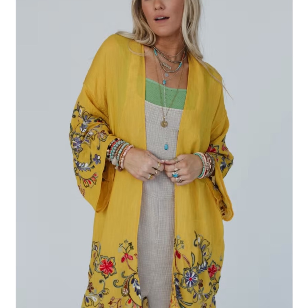 Three Bird Nest Mustard Floral Kimono
